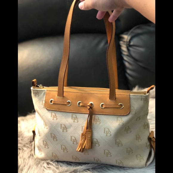 Dooney & Bourke Handbags - Dooney & Burke shoulderA10
